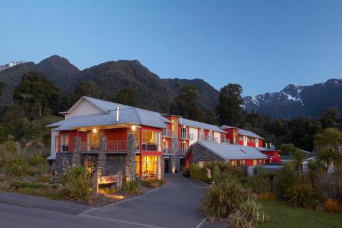 Fox Glacier Hotel | Scenic Hotel Te Weheka