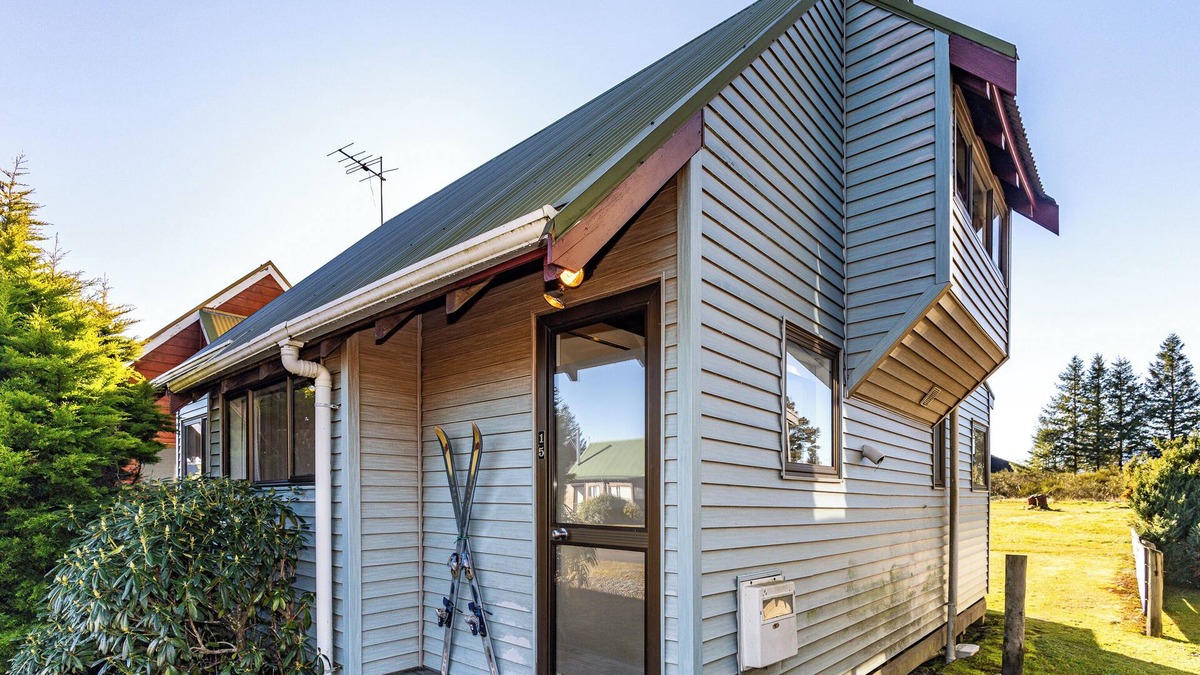 National Park Village House | Scottbase - Waimarino Holiday Home