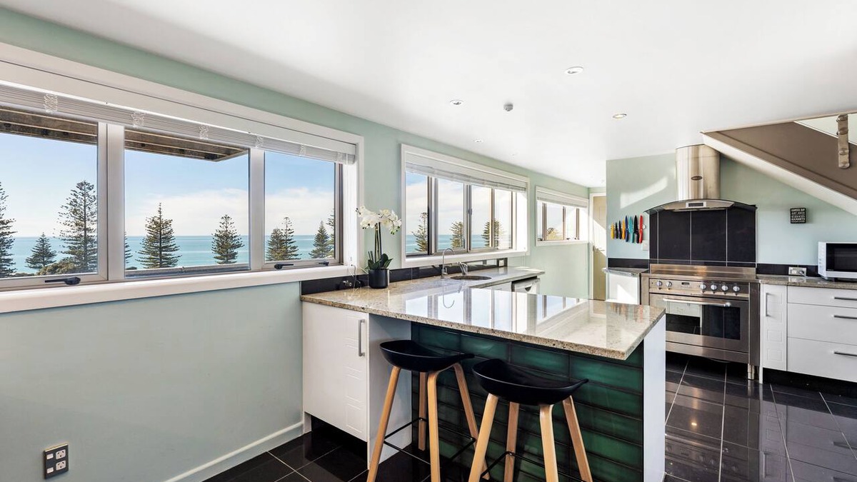 Napier Apartment | Sea and City Penthouse - Napier CBD