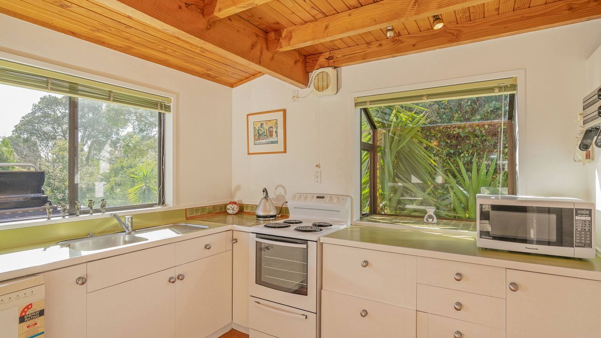 Pauanui House | Sea Breeze Sanctuary - Pauanui Holiday Home