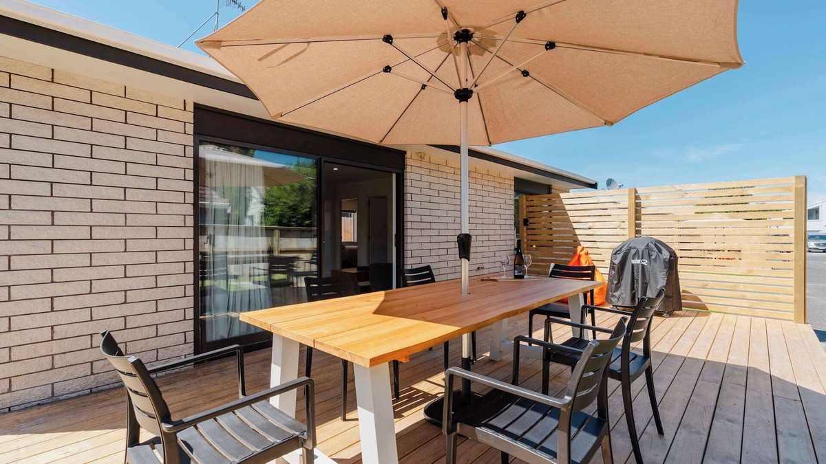 Papamoa Beach House | Sea-cret Hideaway!