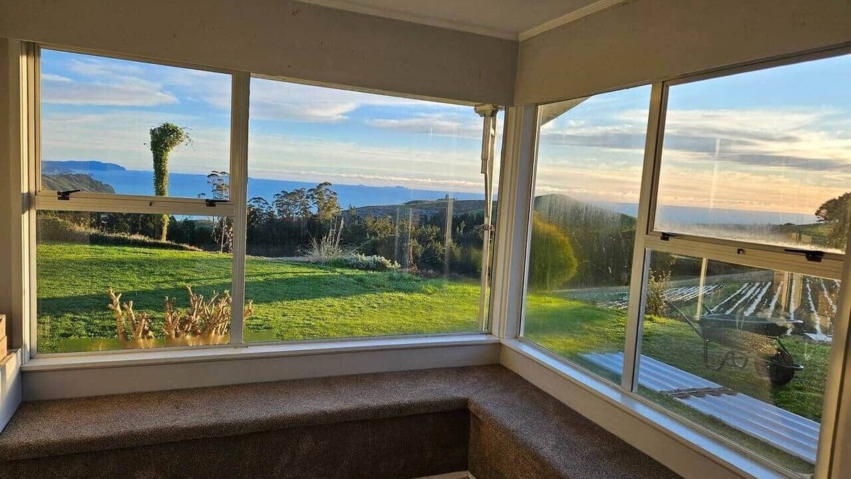 Whiritoa House | Sea & Mountain Views Retreat on Rosemary Farm
