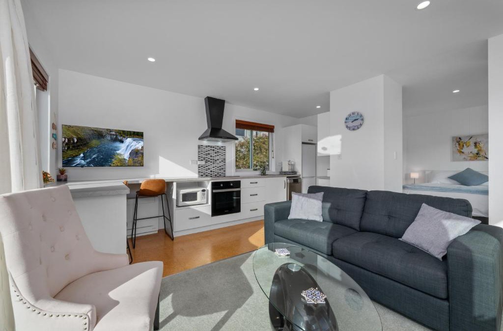 Picton Apartment | Sea-Renity Picton, Apt A