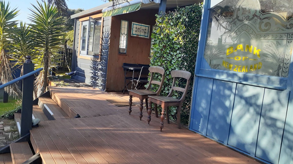 Westport Cottage | Seaside, on bike trail with free fibre and streaming. Double glazed comfort.n
