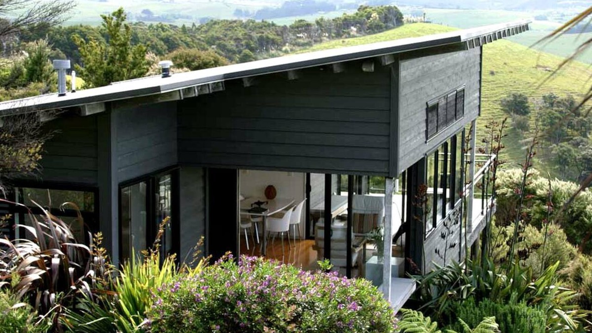 Taiharuru Cottage | Secluded Coastal Cottage Rental with Stunning Views near Whangarei, North Island