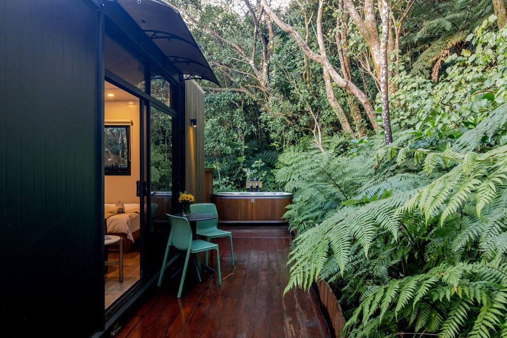 Khandallah Cabin | Secluded Studio Pod with Private Cedar Hot Tub in Wellington, New Zealand