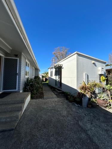 Kelston Apartment | Self Contained Cabin