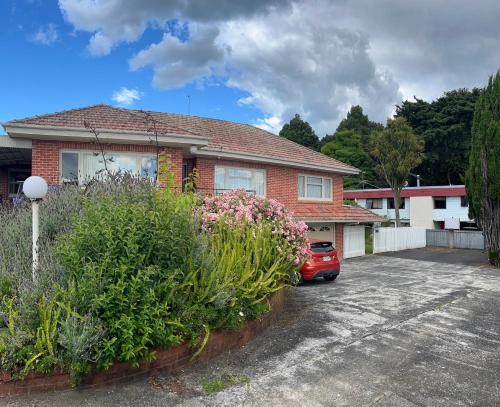 Manurewa House | Serene Home Close to Everything