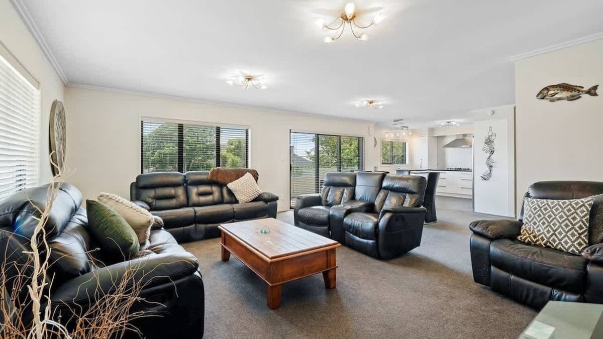 New Plymouth Apartment | Seven by the Sea in New Plymouth