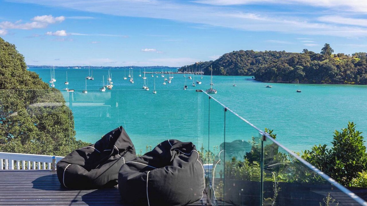 Surfdale House | Shelly Beach Escape Sea Views & Sauna