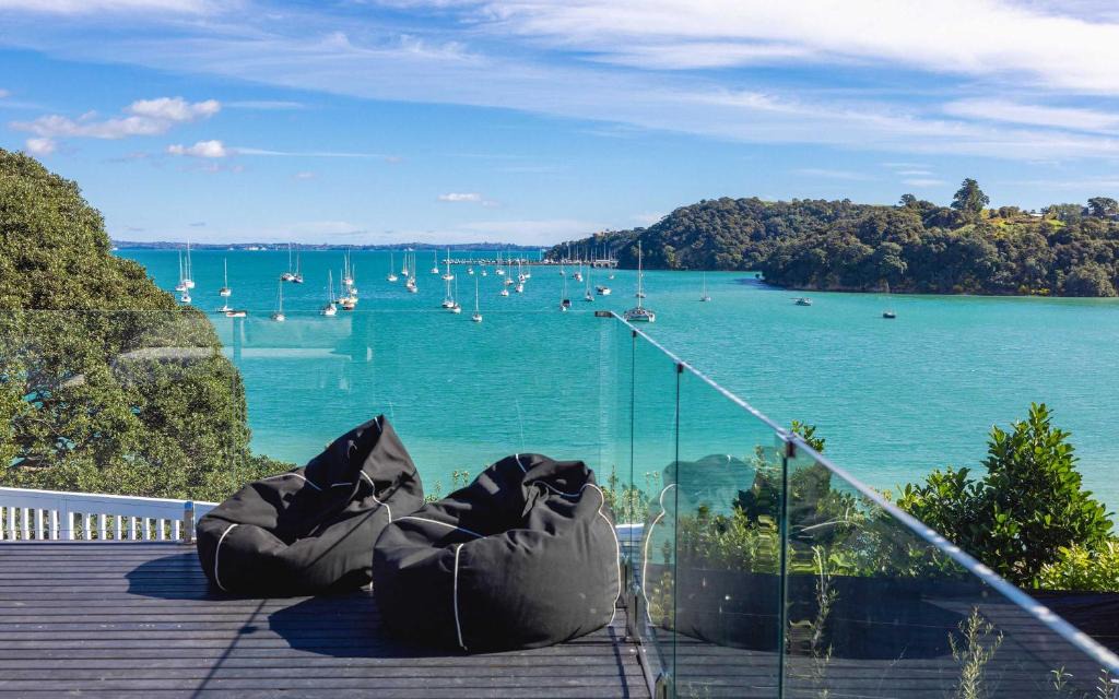 Surfdale House | Shelly Beach Escape Sea Views & Sauna