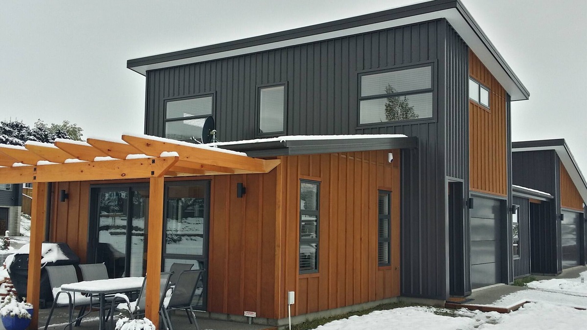 Lower Shotover House | Shotover Gold Apartment central to ski fields - underfloor heating
