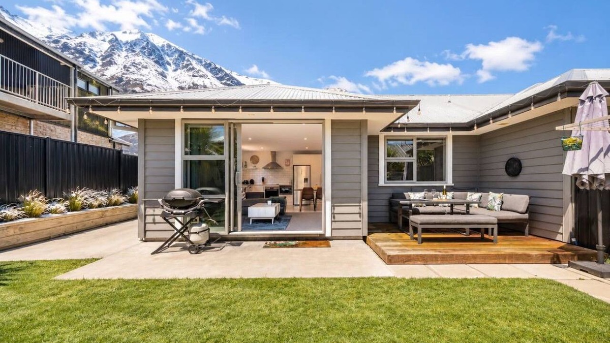 Lower Shotover House | Shotover Sanctuary - 2 Bedroom home!