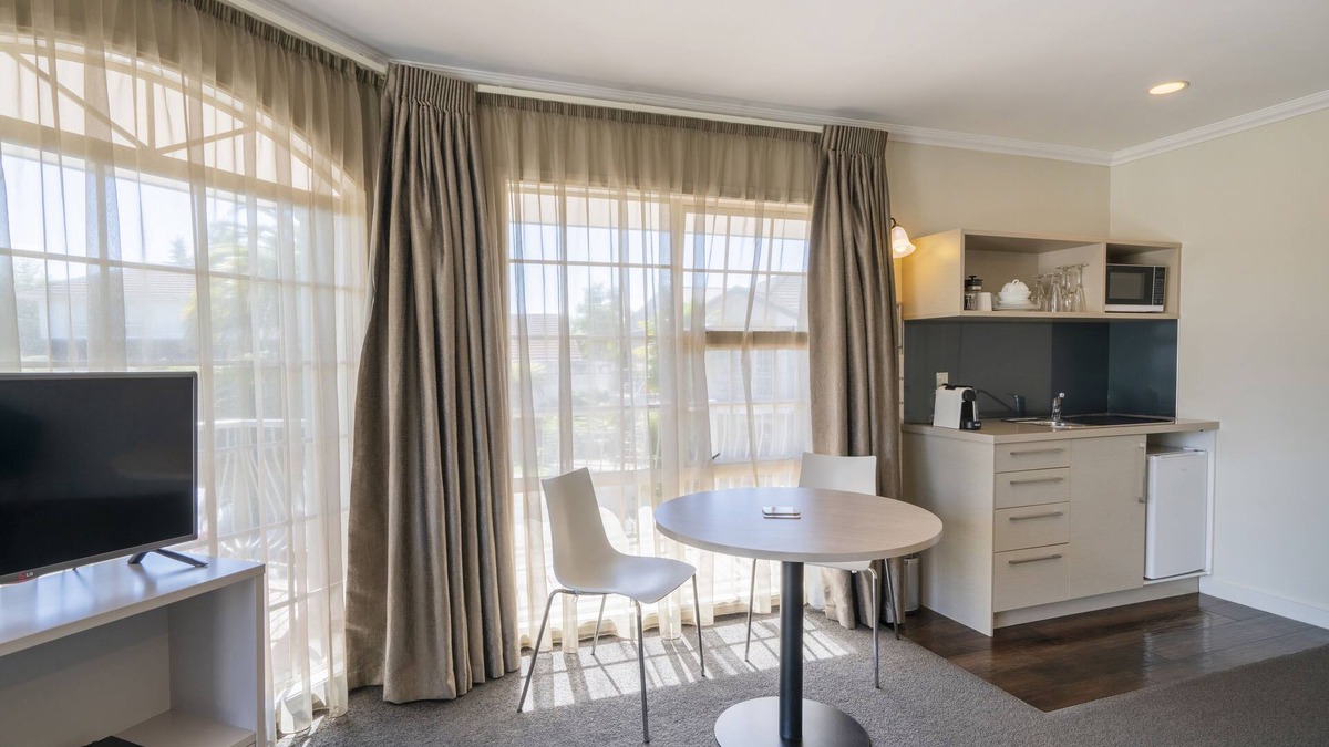 Fenton Street Hotel | Silver Fern Rotorua Suites & Spa