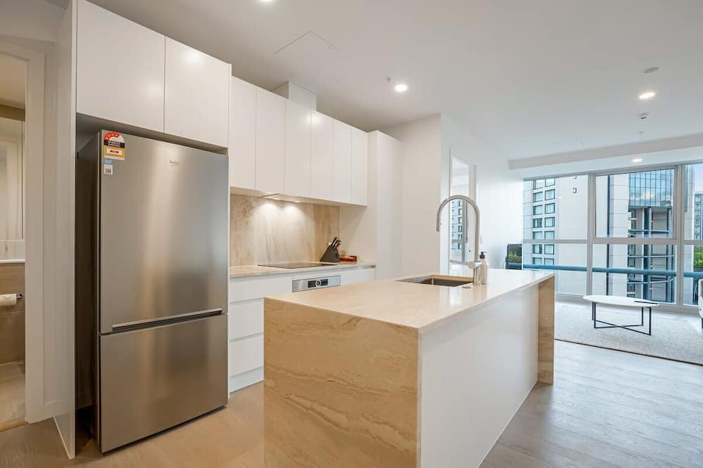 Auckland Central Business District Apartment | Sky Tower View CBD Apt w/Pool & Gym Zodiak Stays