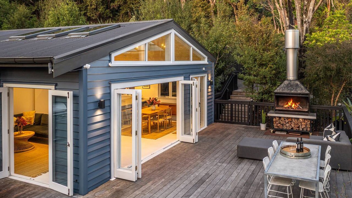 Waiheke Island House | Skyview Onetangi Above the Treetops
