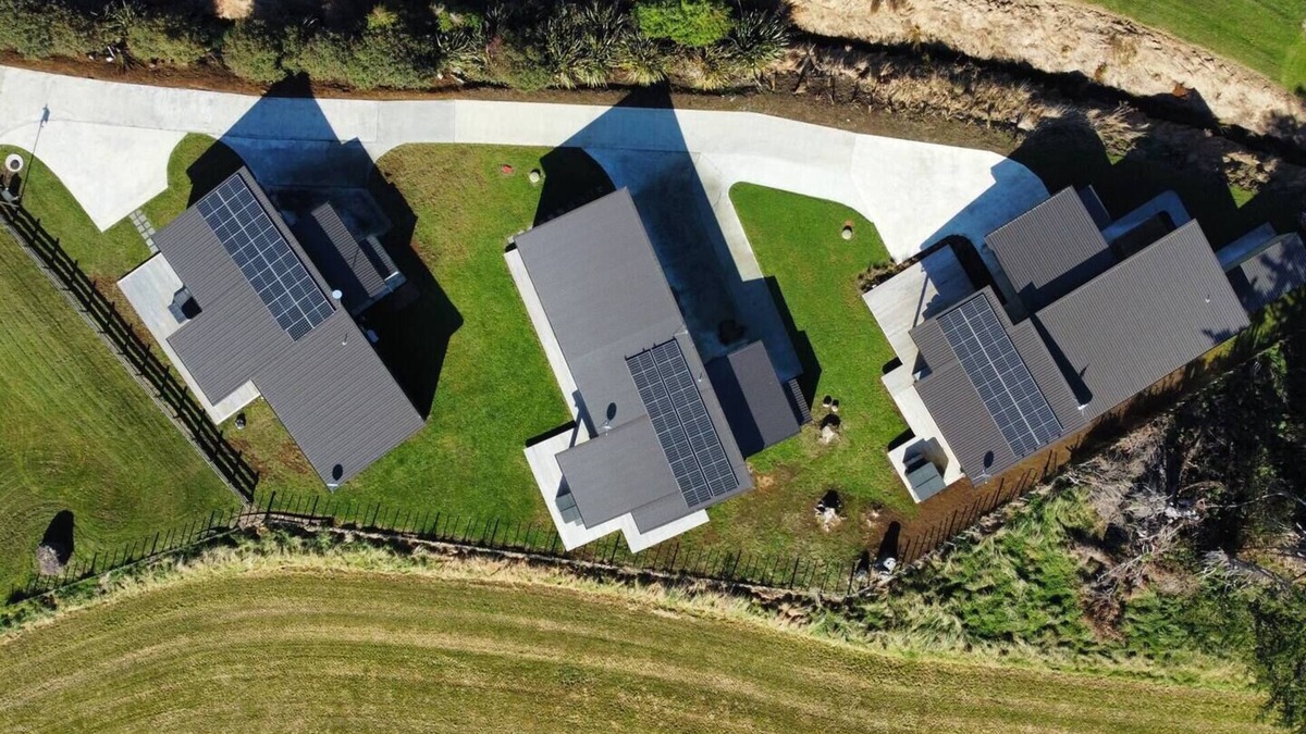 Ohakune House | Sleeping 36 people 27 beds +3 spas mountain views