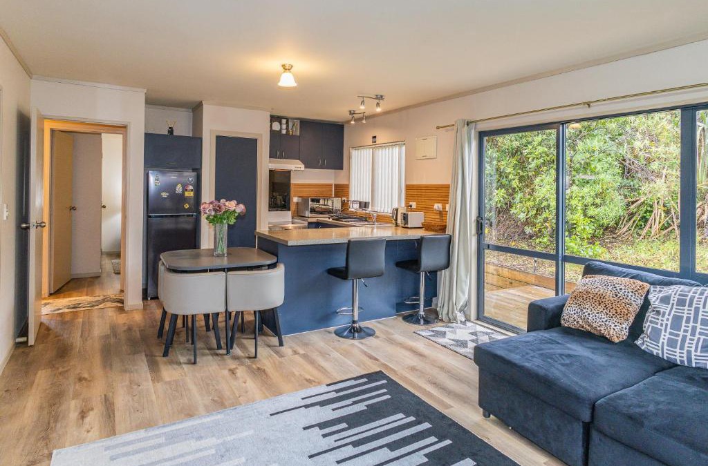 National Park Village House | Snow Retreat - Waimarino Holiday Home