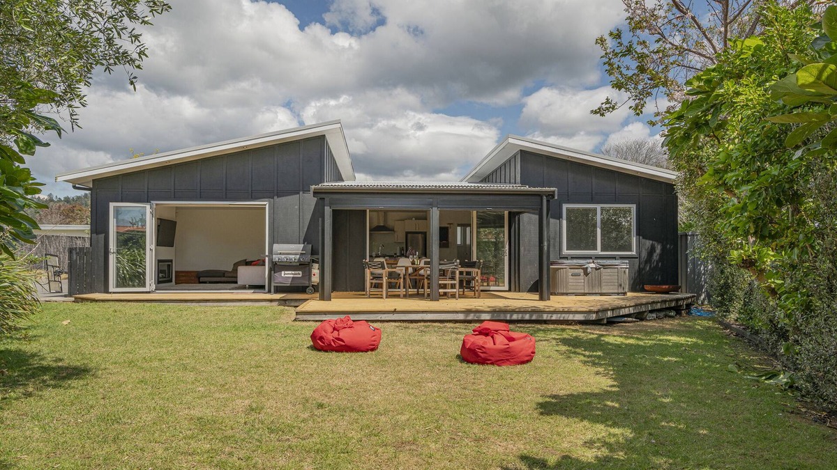 Whangamata House | Soleil on Blane - Whangamata Holiday Home