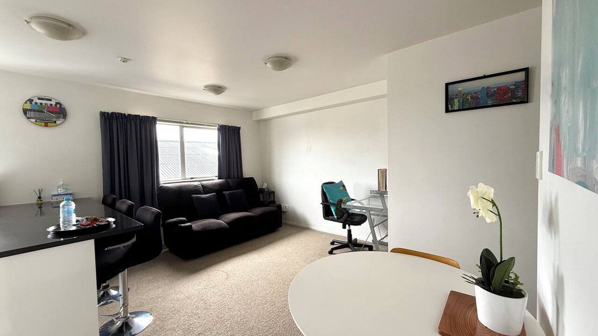 Saint Johns Apartment | Solo/Couples/Groups 1-10 persons, 4 bedrooms, 1.5bath, 2 parks - full apartment