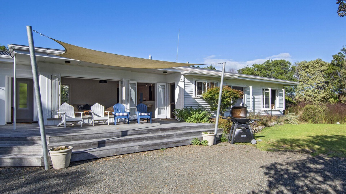 Waipu House | Somerton - Waipu Holiday Home