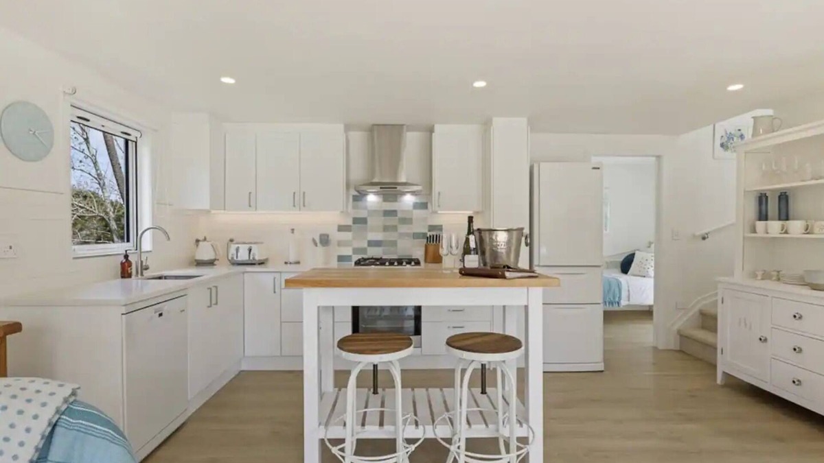Leigh Cottage | Songbird Cottage - a luxury dog friendly hideaway
