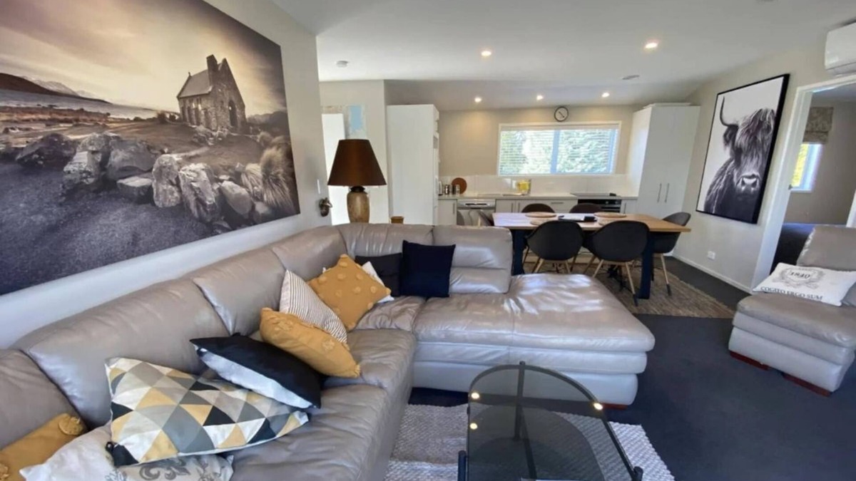 Twizel House | Southern Comfort in Twizel. Free WIFI, Fire, Walk to Town