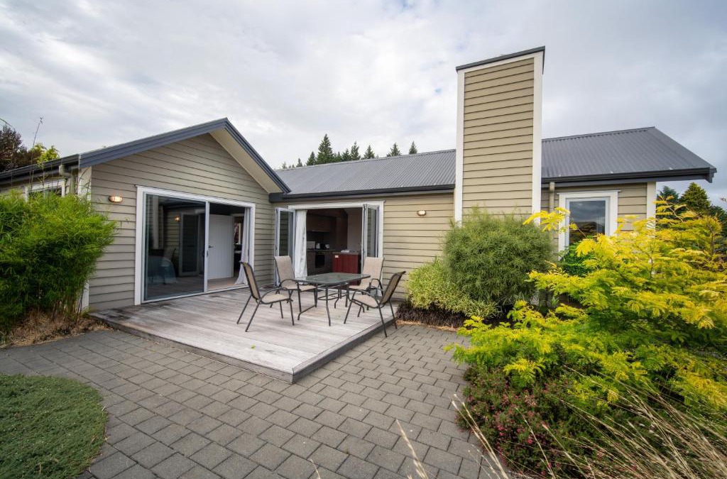 Te Anau House | Southland Sounds - Te Anau Holiday Home
