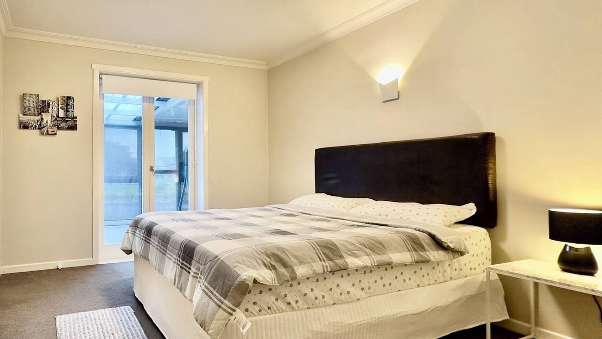 Tauranga House | Spacious 2BR Retreat for Family & Friends