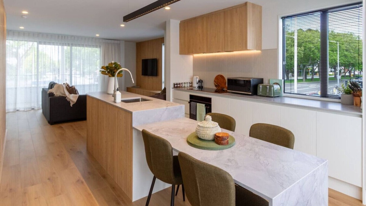 Christchurch City Centre House | Spacious 3-Bedroom City Retreat with Garage