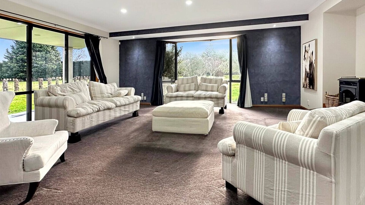 Halswell House | Spacious 5BR Family Escape on Busch Lane