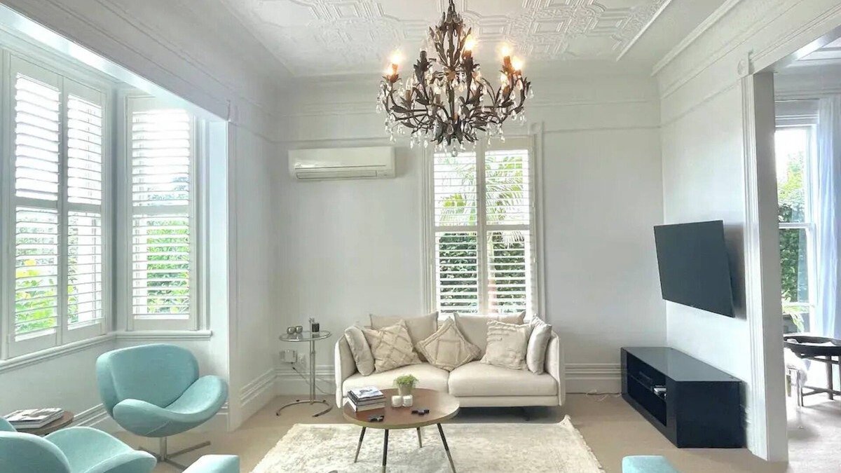 Parnell Villa | Spacious & beautifully appointed Parnell Villa with amazing city viewsnn