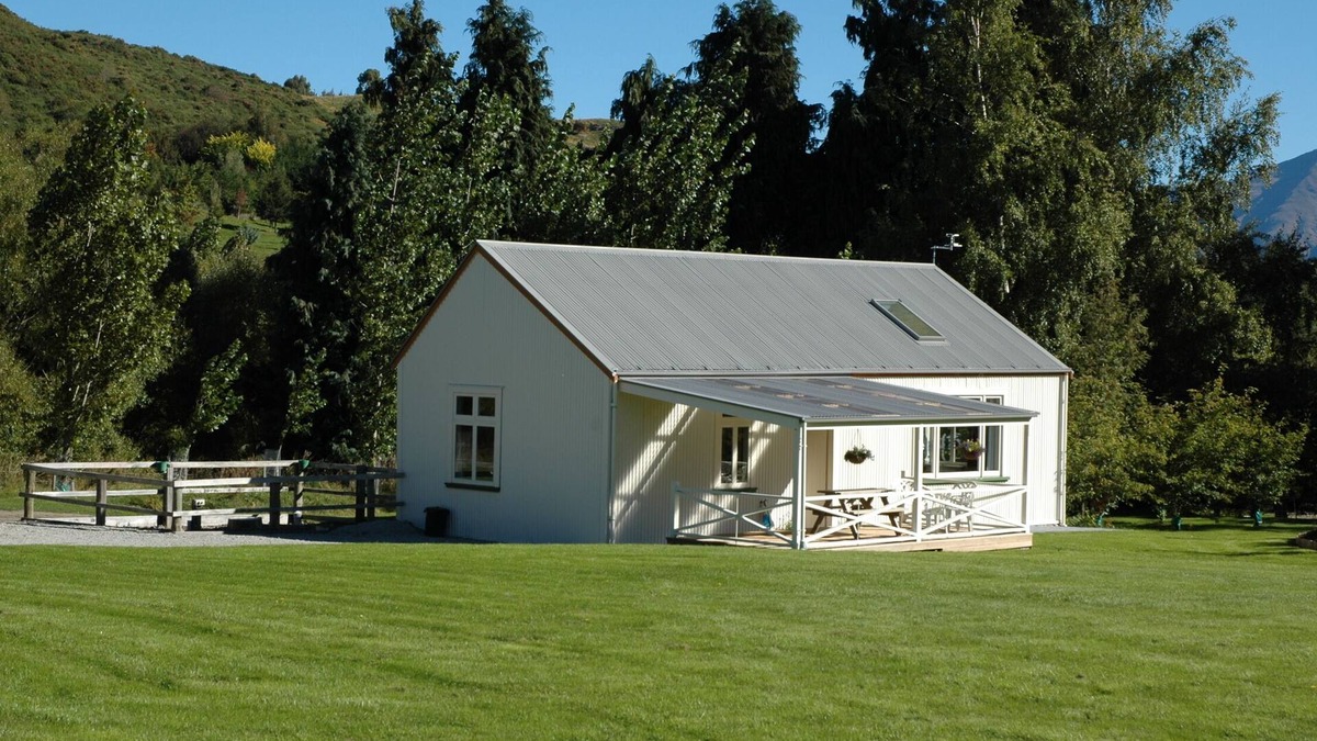 Speargrass Flat Apartment | Spacious, family studio apartment below Coronet Peak