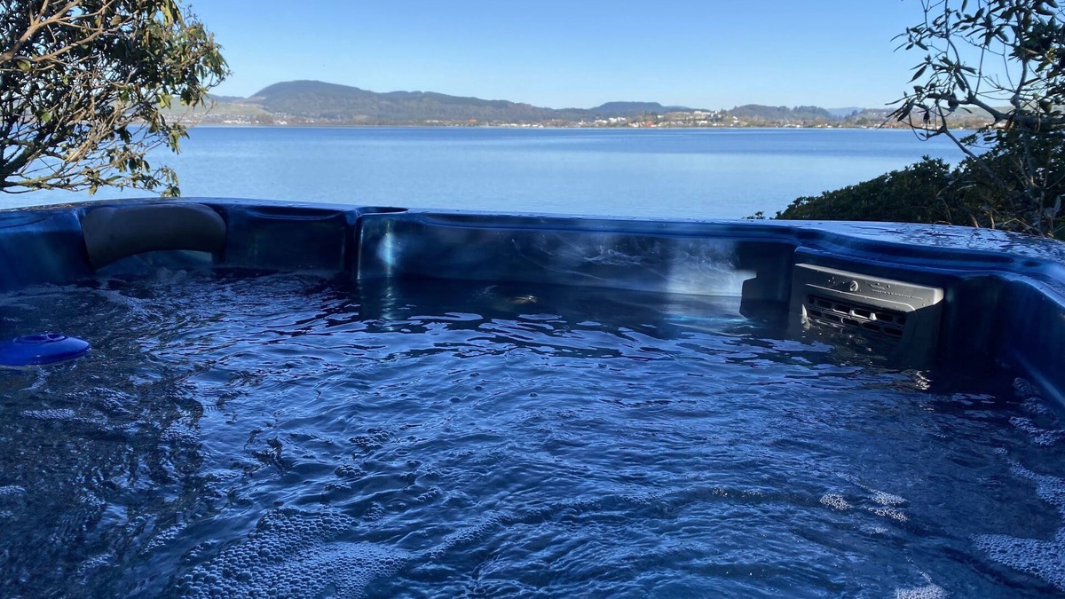Kawaha Point House | Spacious lakeside retreat at The Willows, Lake Rotorua