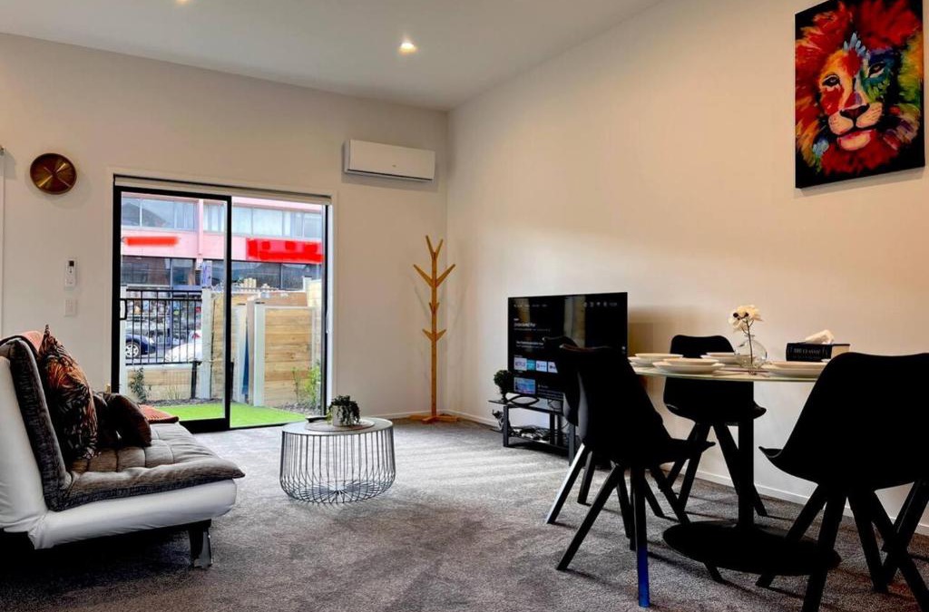 Christchurch City Centre House | Spacious luxe 3 story townhouse on Cashel street