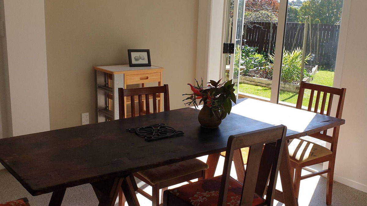 Glendowie Apartment | Spacious, peaceful garden apartment