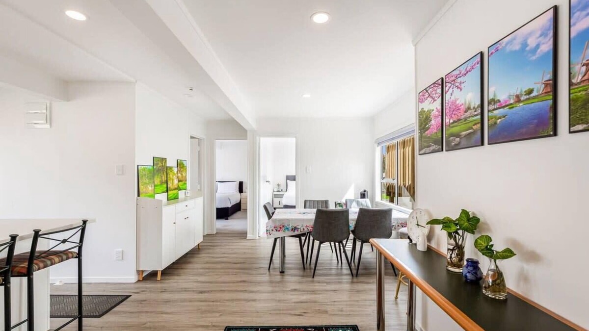 Greenlane - Ellerslie House | Spacious Renovated 3BR in Ellerslie I Zodiak Stays