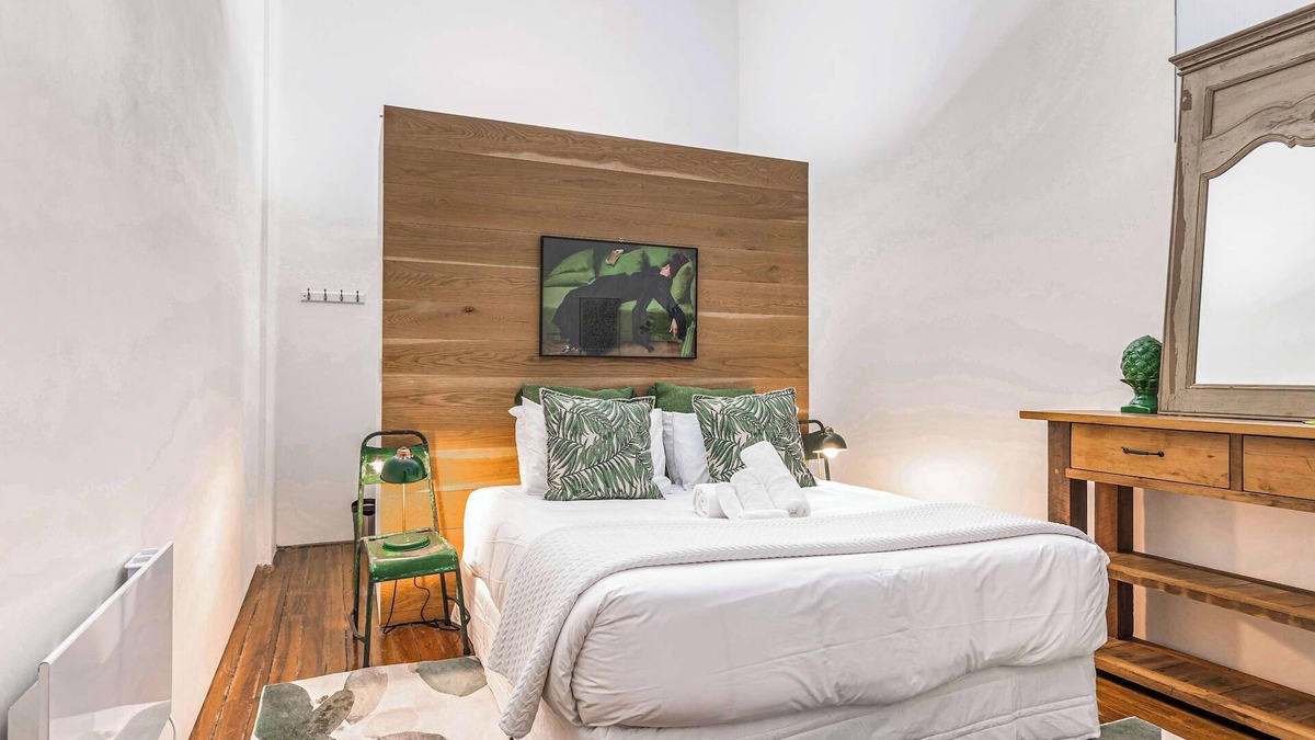 Newton Apartment | Spacious room in the heart of K Road Zodiak Stays