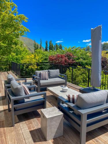 Wanaka House | Spacious Wanaka Escape with Outdoor Living - Rippon Lea