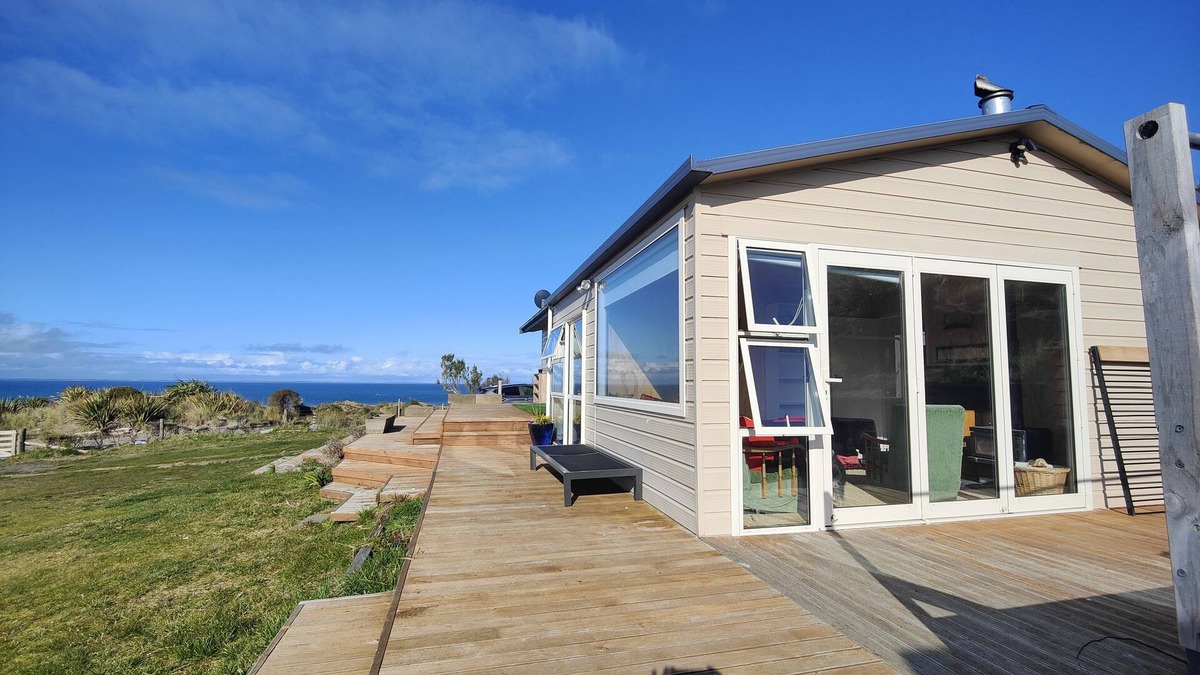 Riverton House | Spectacular Moana Views