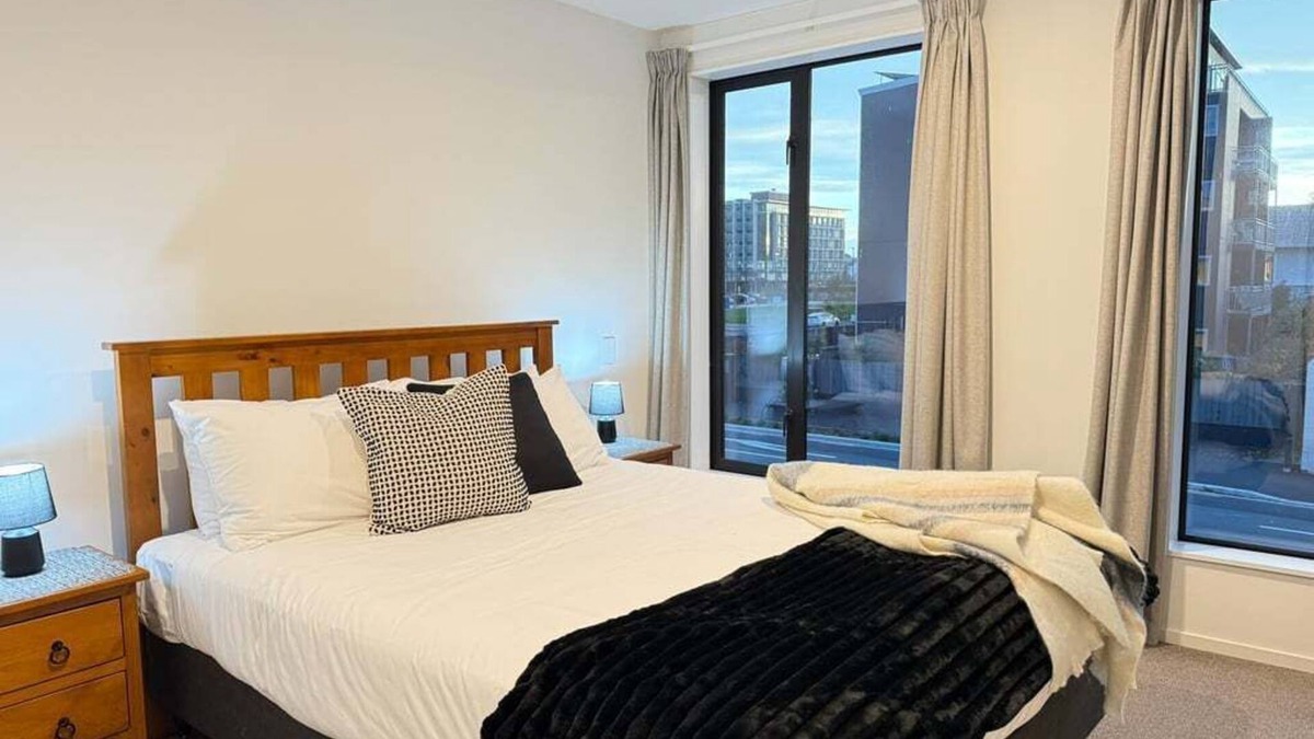 Christchurch City Centre House | Stadium Gatehouse - Bookahome