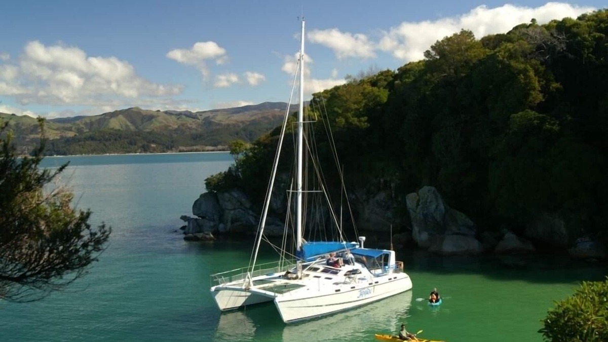 Ngaio Bay Boat Rental | Stay in the stunning Abel Tasman National Park!!