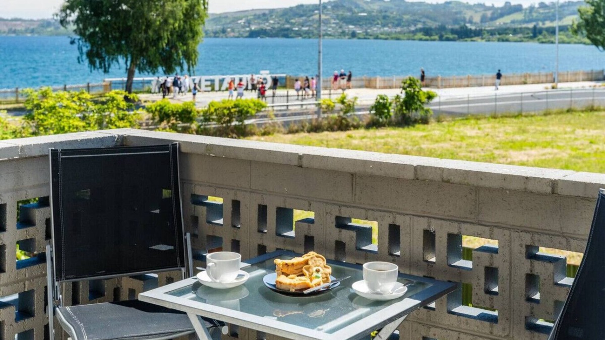 Taupo Apartment | Stay in town with Wi-Fi