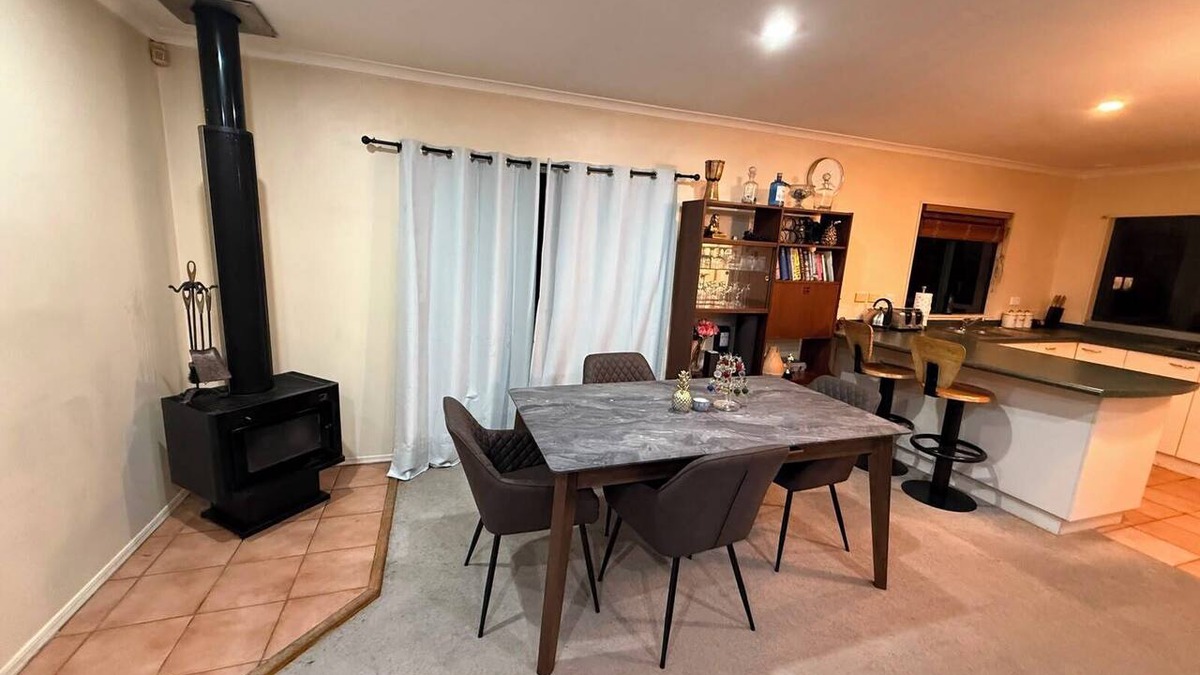 Auckland House | Stay Local, Live Like a Kiwi: Bright & Spacious 3BR Green Home