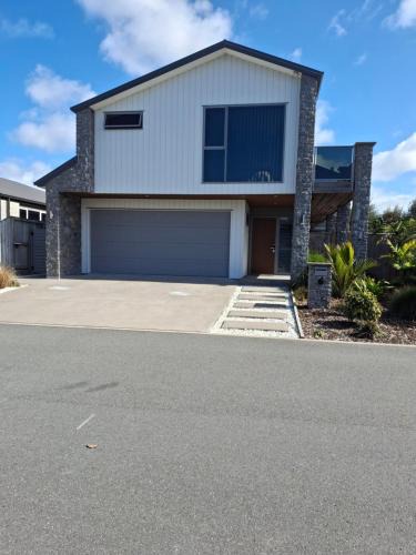 Papamoa Beach House | Studio Hugoway Papamoa Beach Winter Special