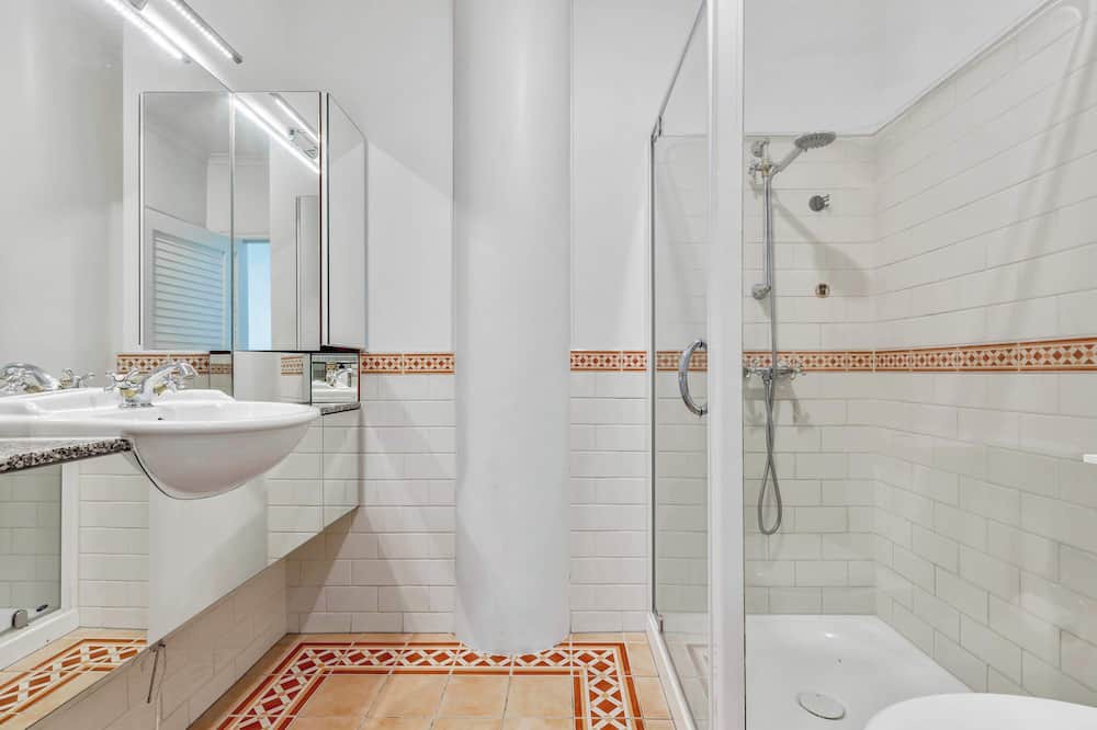 Auckland Central Business District Apartment | Studio near Viaduct w/Balcony | Zodiak Stays
