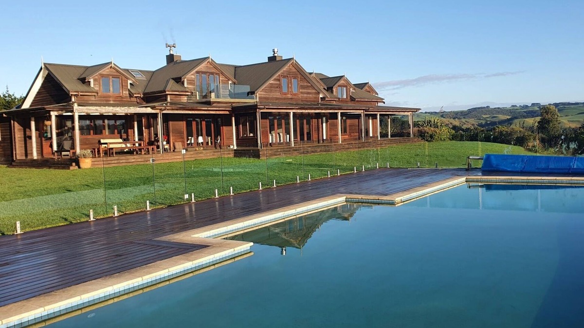 Kaeo Cabin | STUNNING COASTAL HOLIDAY HOME! Glorious Sea Views and Pool in the Bay of Islands