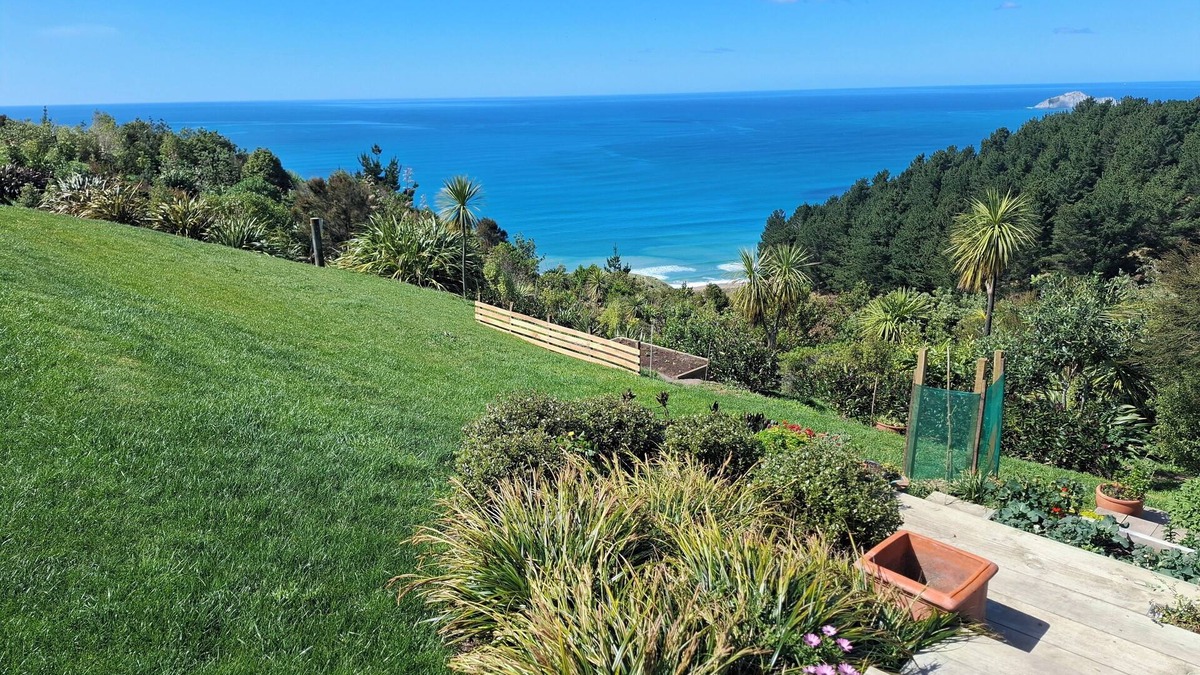 Waimarama House | Stunning Sea Views