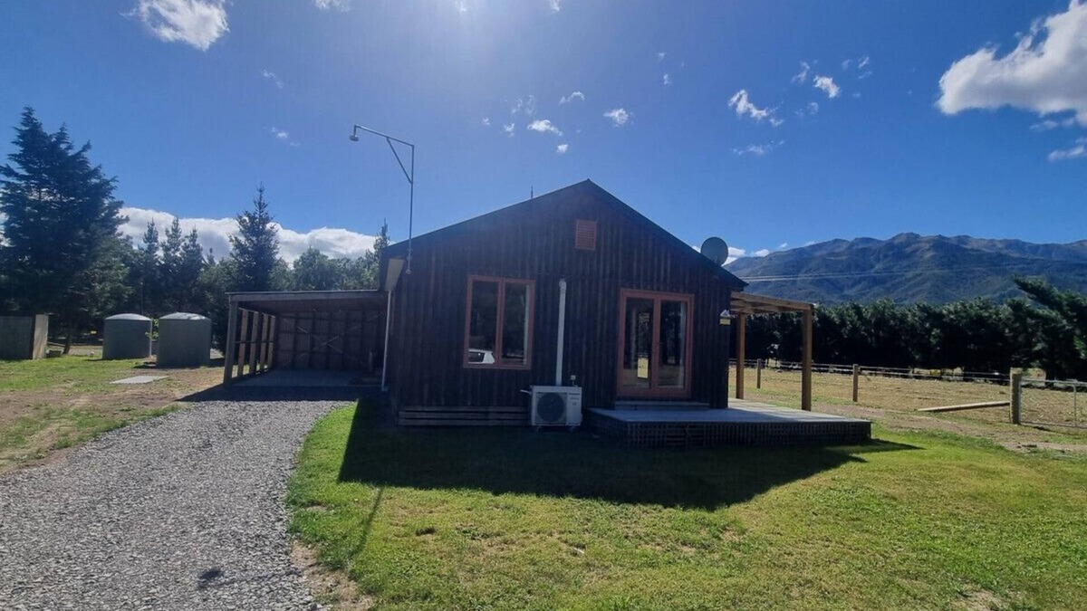 Hanmer Springs House | Stunning Tranquil Locationn5 km From Hanmer Springs Villagenbring Your Horse