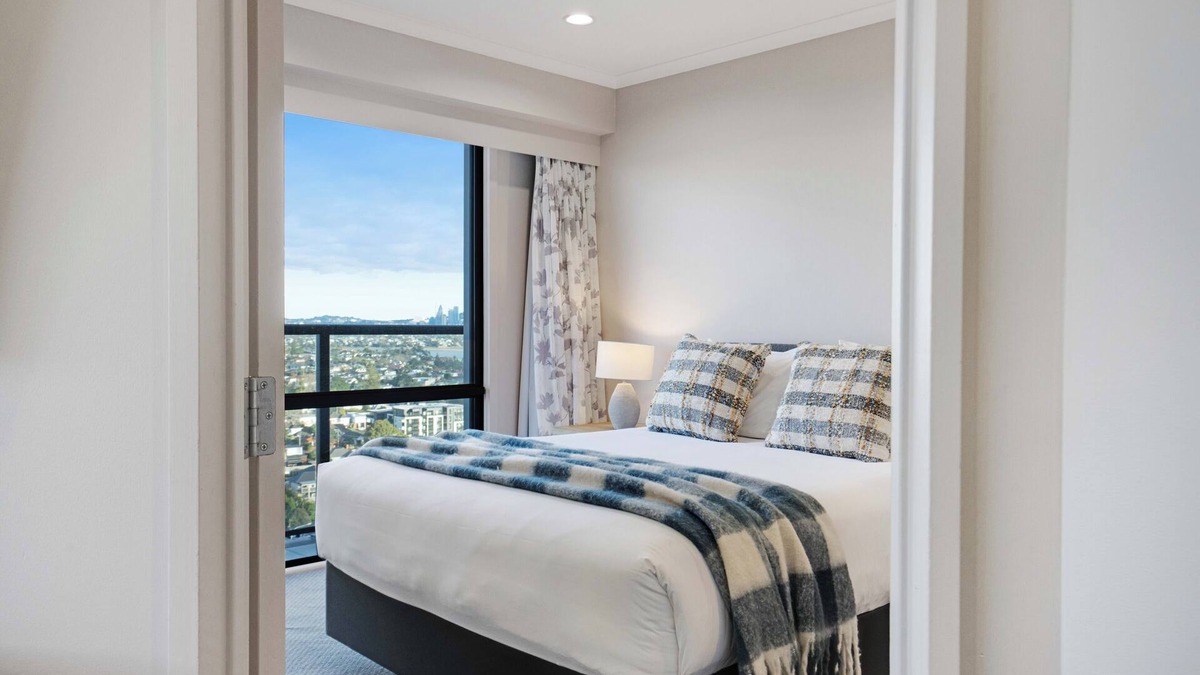 Takapuna Resort | Stunning Views Kitchen Gym Swimming Pool Car Park